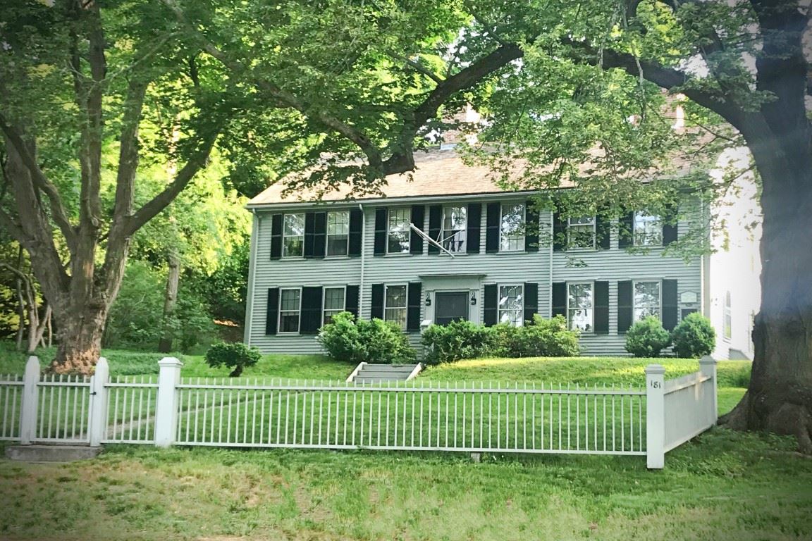 Benjamin Lincoln House front entrance with lawn and trees